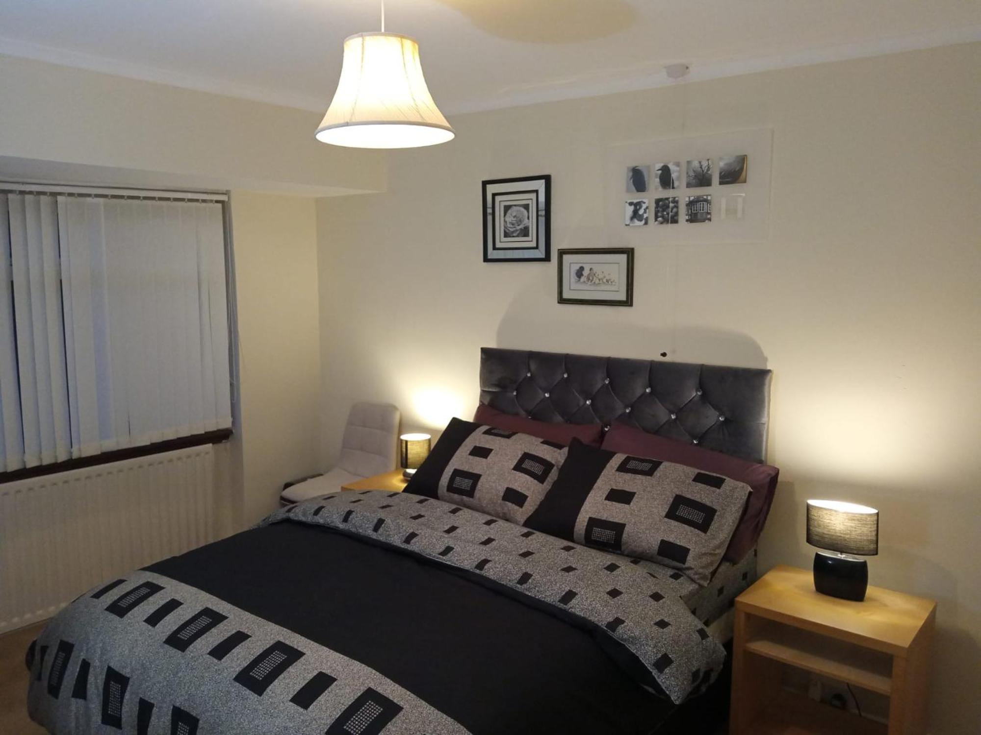 Ideal Home & Cottage Inviting 4 Bedroom Apartments Walsall Exterior photo