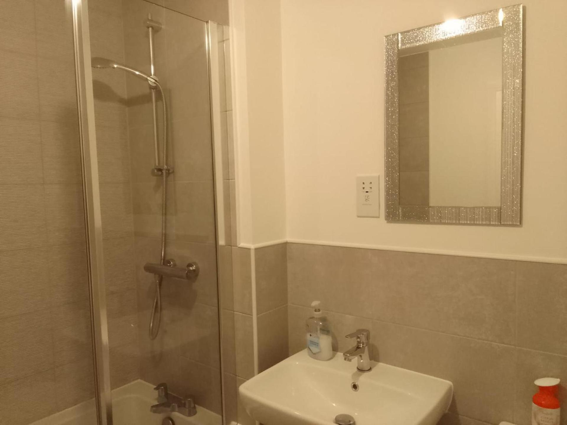 Ideal Home & Cottage Inviting 4 Bedroom Apartments Walsall Exterior photo