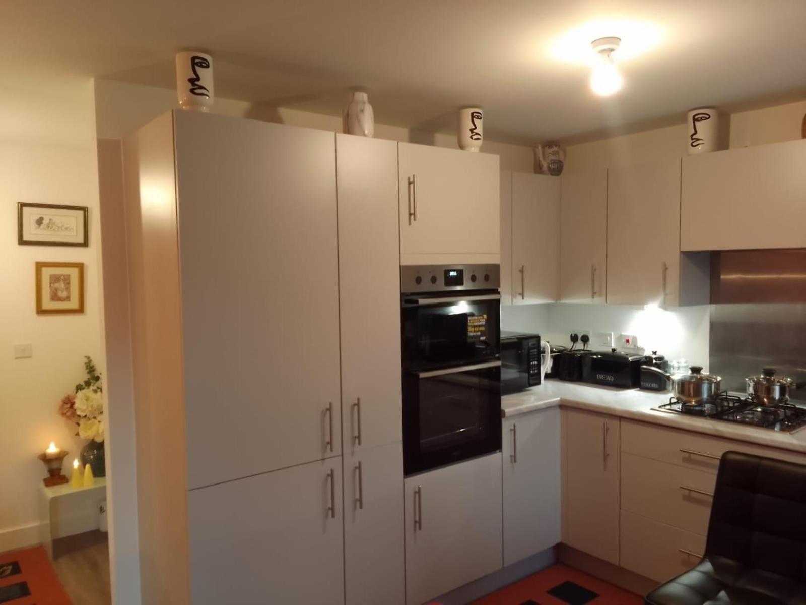 Ideal Home & Cottage Inviting 4 Bedroom Apartments Walsall Exterior photo