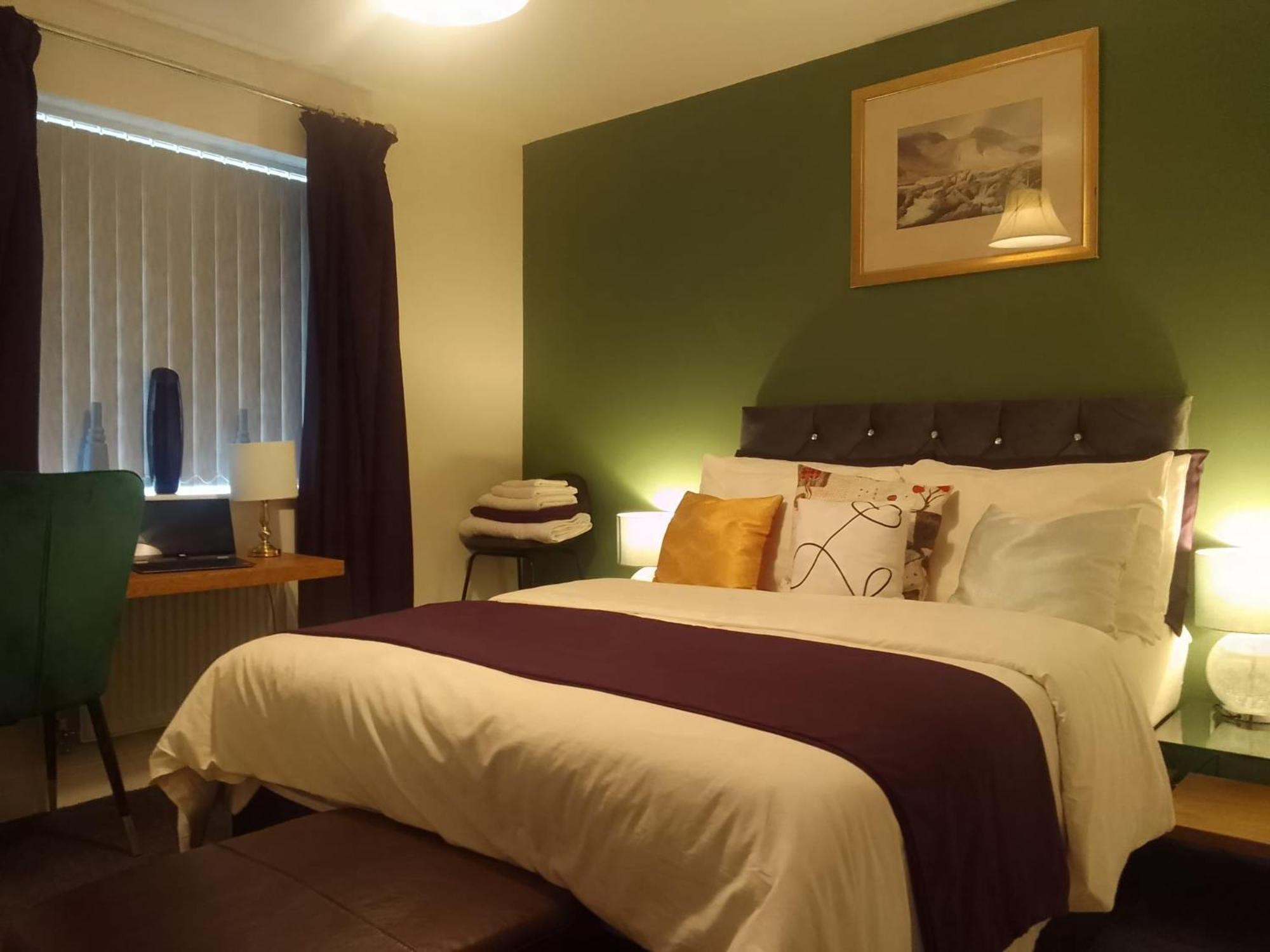 Ideal Home & Cottage Inviting 4 Bedroom Apartments Walsall Exterior photo