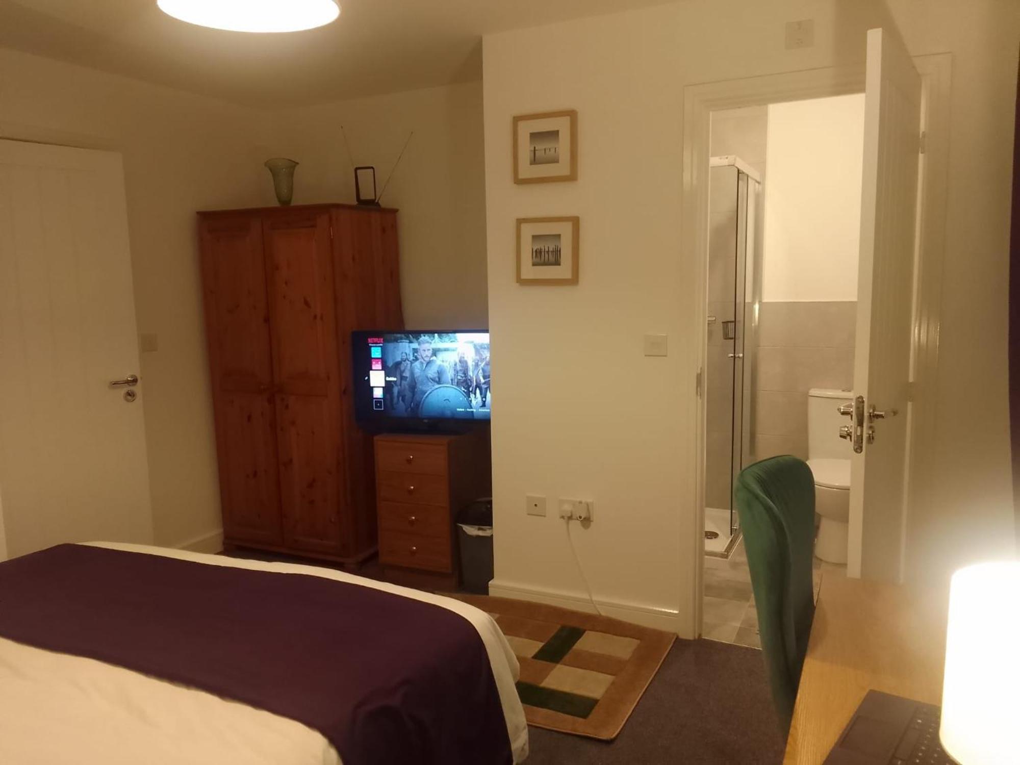 Ideal Home & Cottage Inviting 4 Bedroom Apartments Walsall Exterior photo